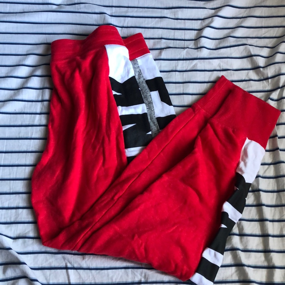 VS PINK LOGO printed sweatpants/ joggers